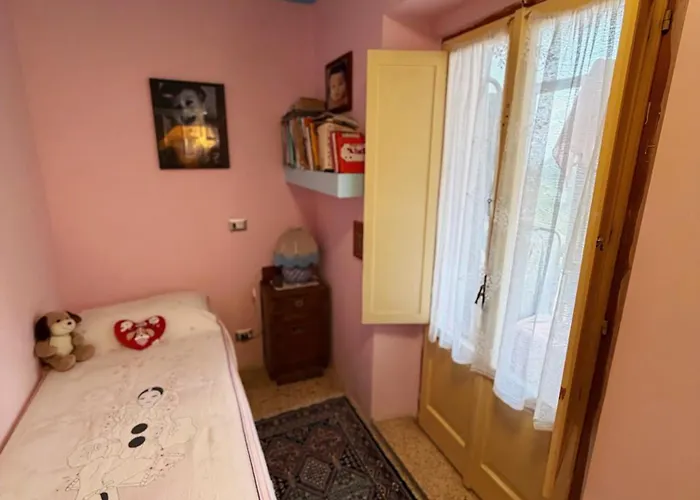 Sharon's Dream House *